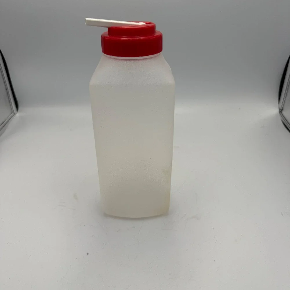 Vintage Rubbermaid Servin Saver 1 Quart Juice Carafe Pitcher Red Lid 1 Liter